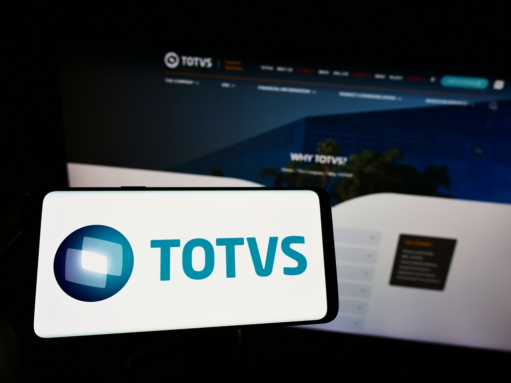 descubra o que é RM Totvs, qual a sua importância,  para quais empresas o sistema é recomendado e como integrá-lo a plataforma Qive. 