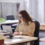 imagem ilustrativa do post sobre quem é o intermediário do serviço na nota fiscal